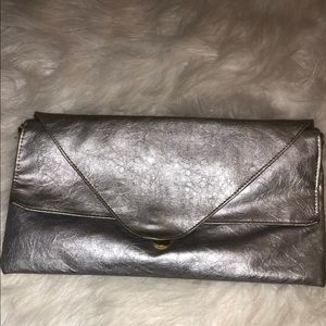 Silver clutch